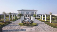 匠心独运：二十四孝浮雕柱的艺术呈现与文化传承